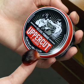 UPPERCUT DELUXE Pomade 10.5 oz application on hair