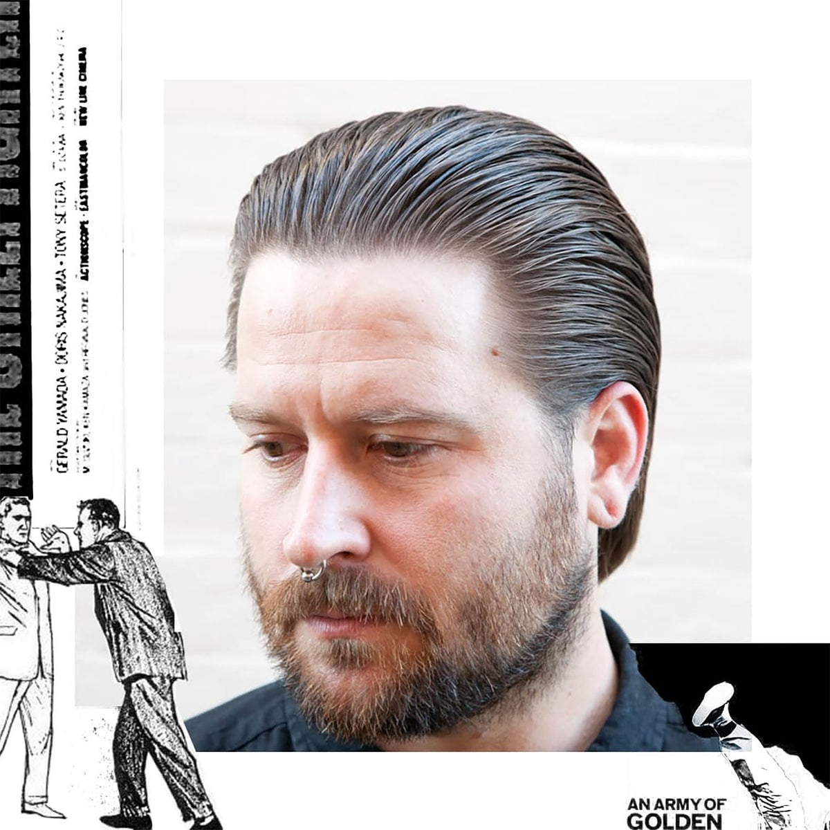 UPPERCUT DELUXE Pomade 10.5 oz with comb and styled hair