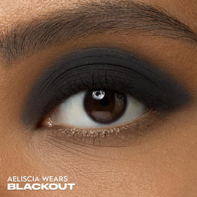 URBAN DECAY 24/7 Eyeshadow Deep Black Matte Shadow swatch