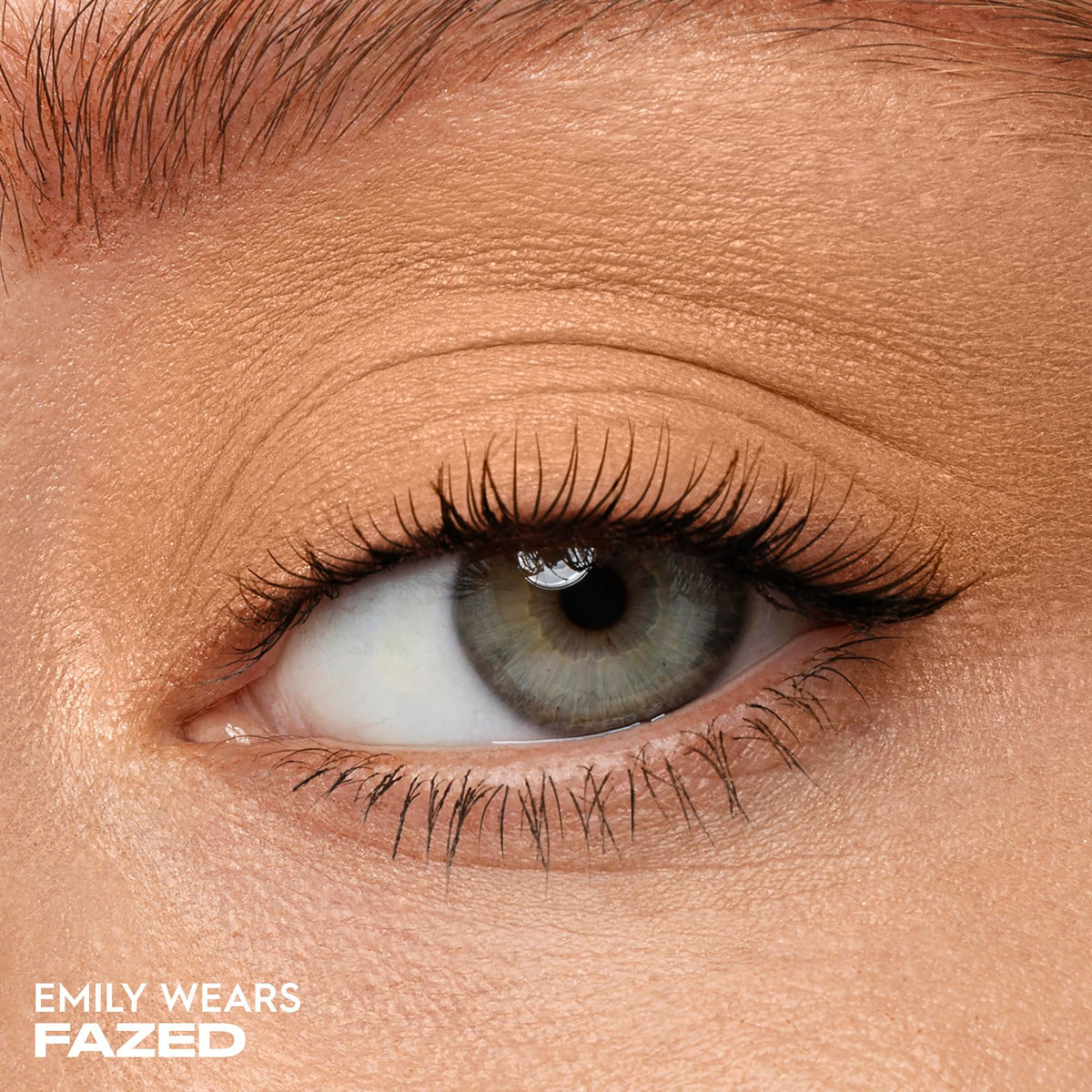 URBAN DECAY 24/7 Eyeshadow Fazed orange matte shadow swatch