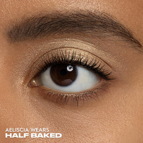 URBAN DECAY 24/7 Eyeshadow Half Baked in makeup kit