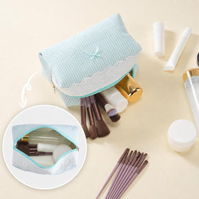 UUYUUY Makeup Bag showing bow accent