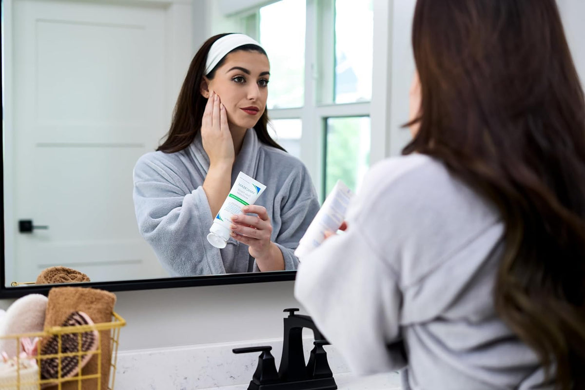 Vanicream Daily Facial Moisturizer with ingredients displayed
