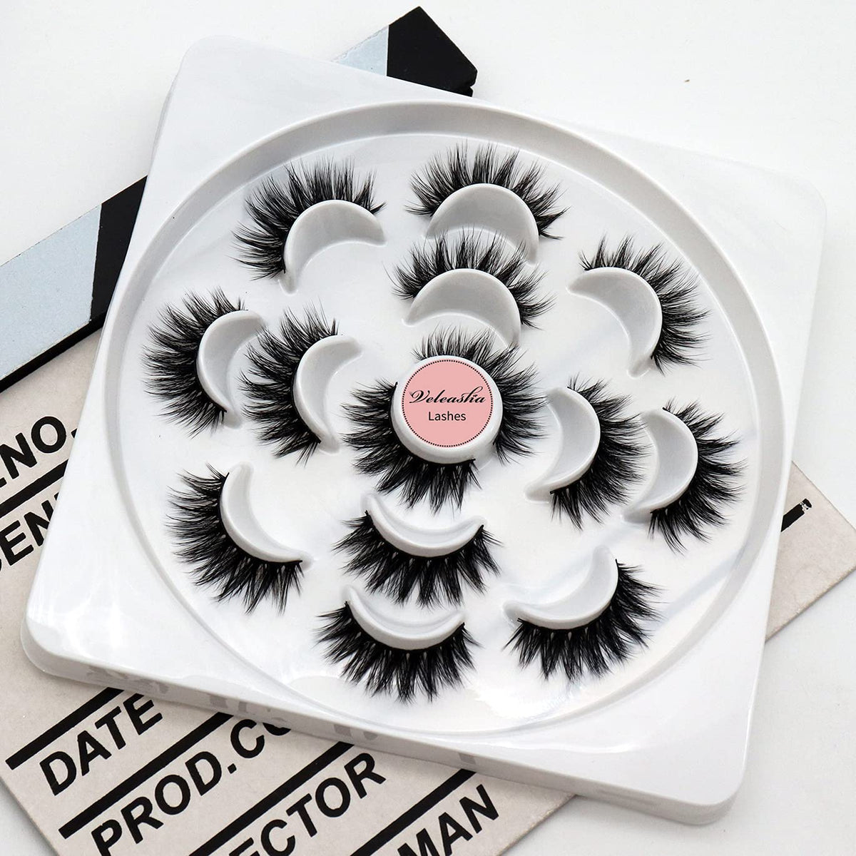 Veleasha Lashes 5D09 side view showcasing fluffy texture