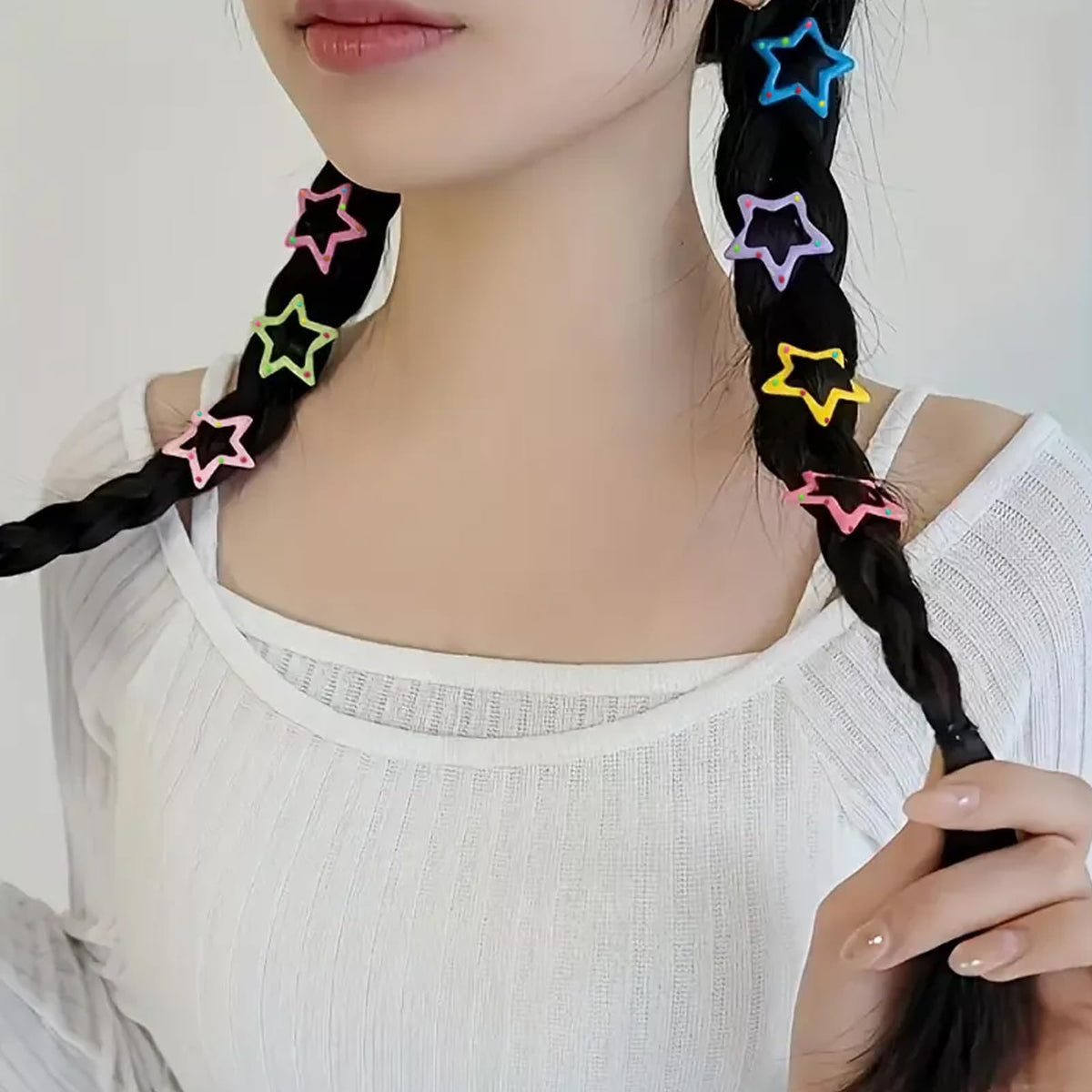 VIBILIA Star Hair Clip in use during makeup application