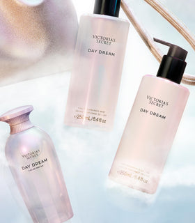Victoria's Secret Day Dream Fine Fragrance Mist close-up of nozzle