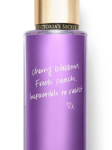 Victoria's Secret Love Spell Mist spray nozzle close-up