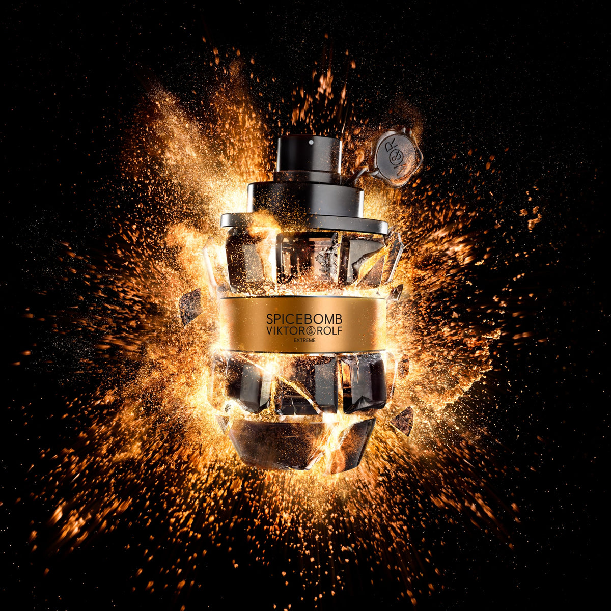 Viktor&Rolf Spicebomb Extreme Eau de Parfum in lifestyle setting
