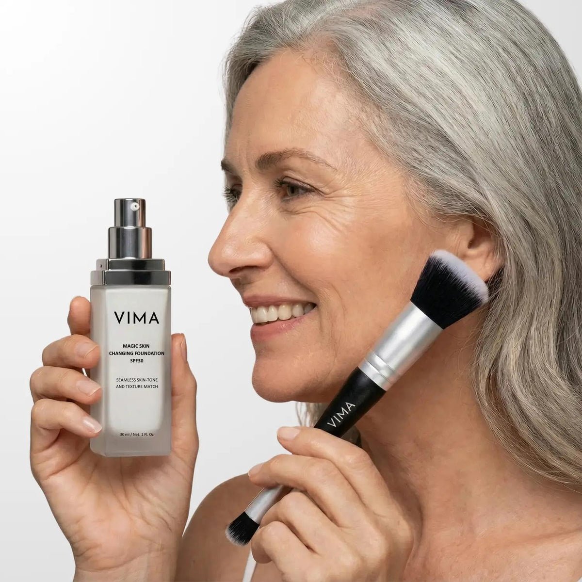 Vima Dual Ended Makeup Brush lifestyle scene in a makeup kit