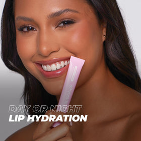 Vitamasques Lip Butter Balm Vanilla Creme application on lips