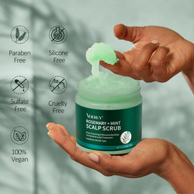 VOERUY Scalp Scrub in use on a wet scalp