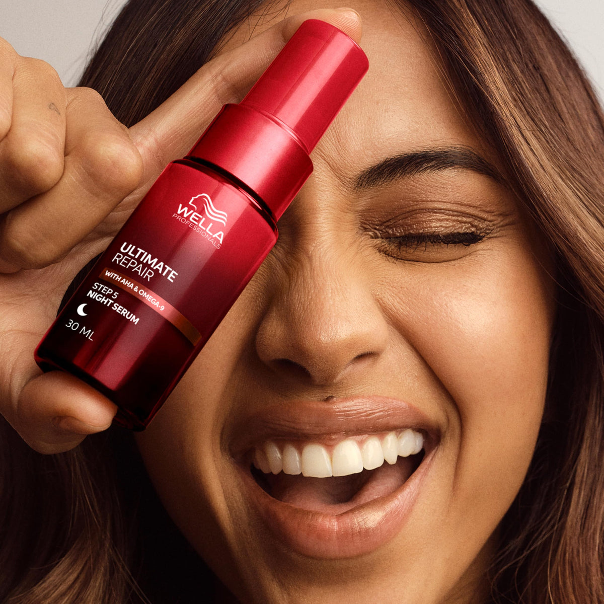 Wella Professionals ULTIMATE REPAIR Night Serum lifestyle scene