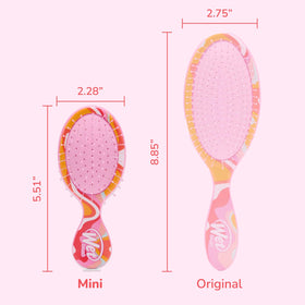 Wet Brush Mini Detangler Hair Brush Ice Cream (Sun Days) lifestyle scene