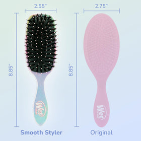 Wet Brush Shine support Paddle Hair Detangler Brush in use on curly hair