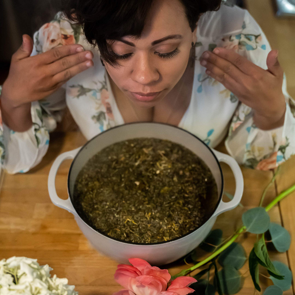 WILDFLOWER WELLNESS Botanical Facial Steam herbs in a bowl