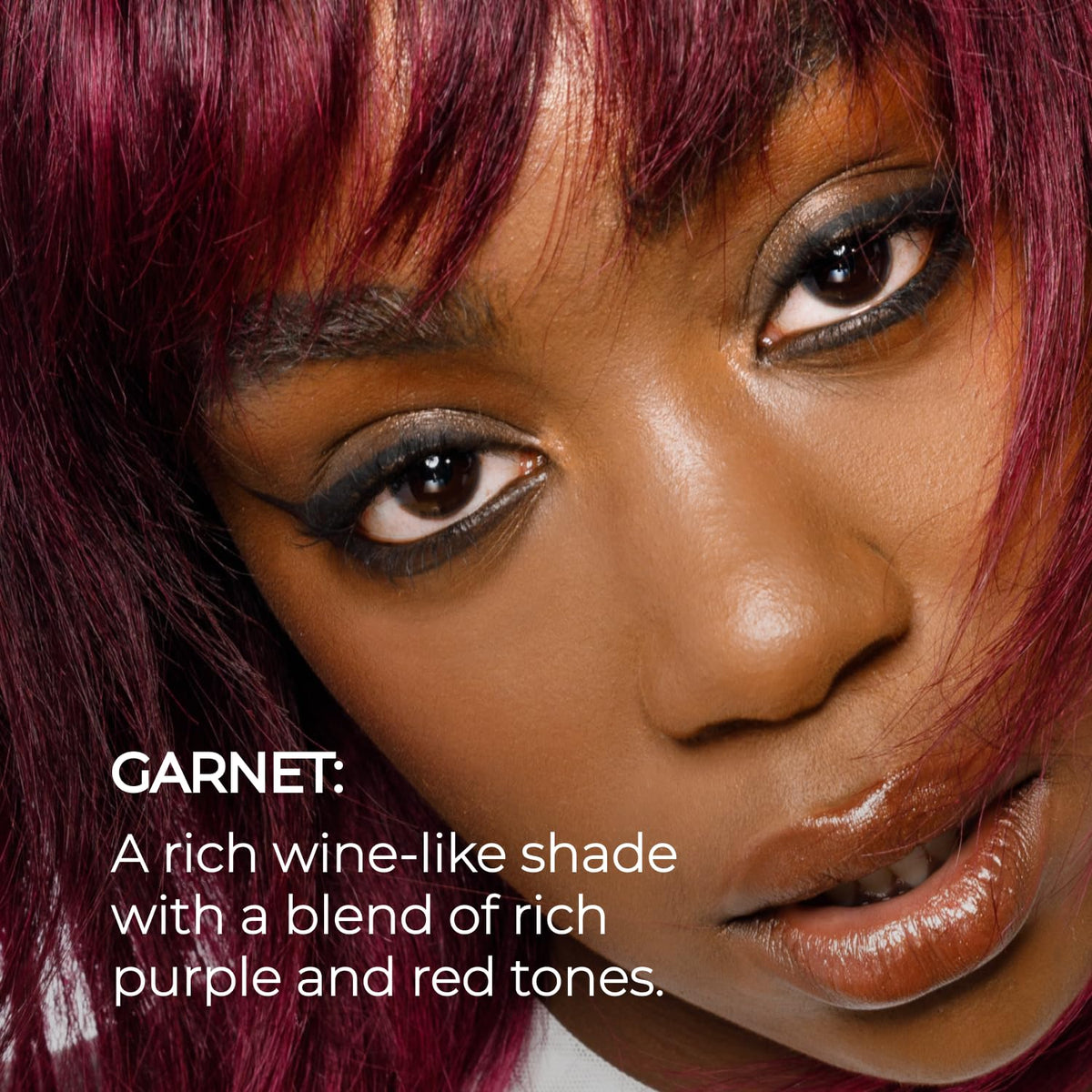 XMONDO Garnet Mask application on hair with gloves