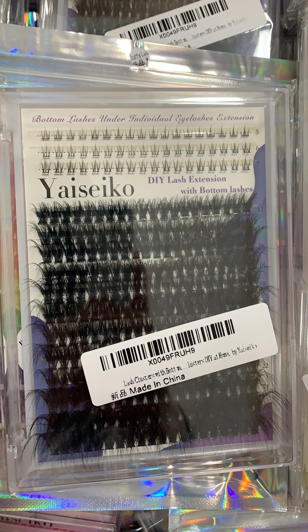 Yaiseiko lash clusters with packaging details