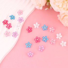 YISSION mini flower clips on a model's hair