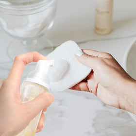 Zuihug 2oz foam dispenser in travel bag