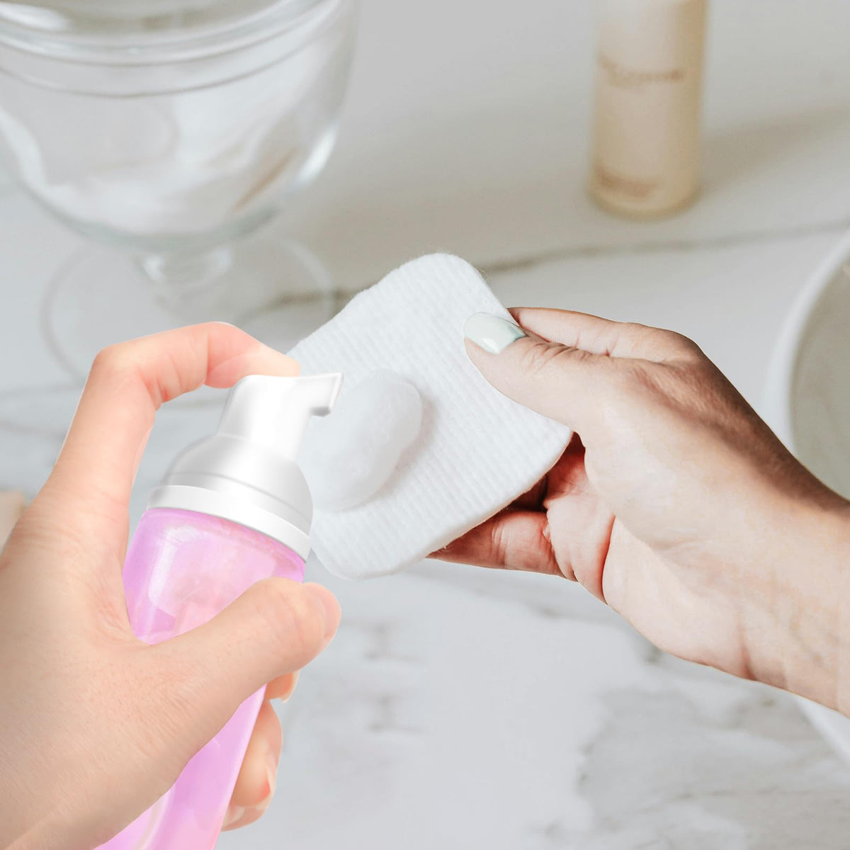 Zuihug Foam Pump Bottle in travel bag